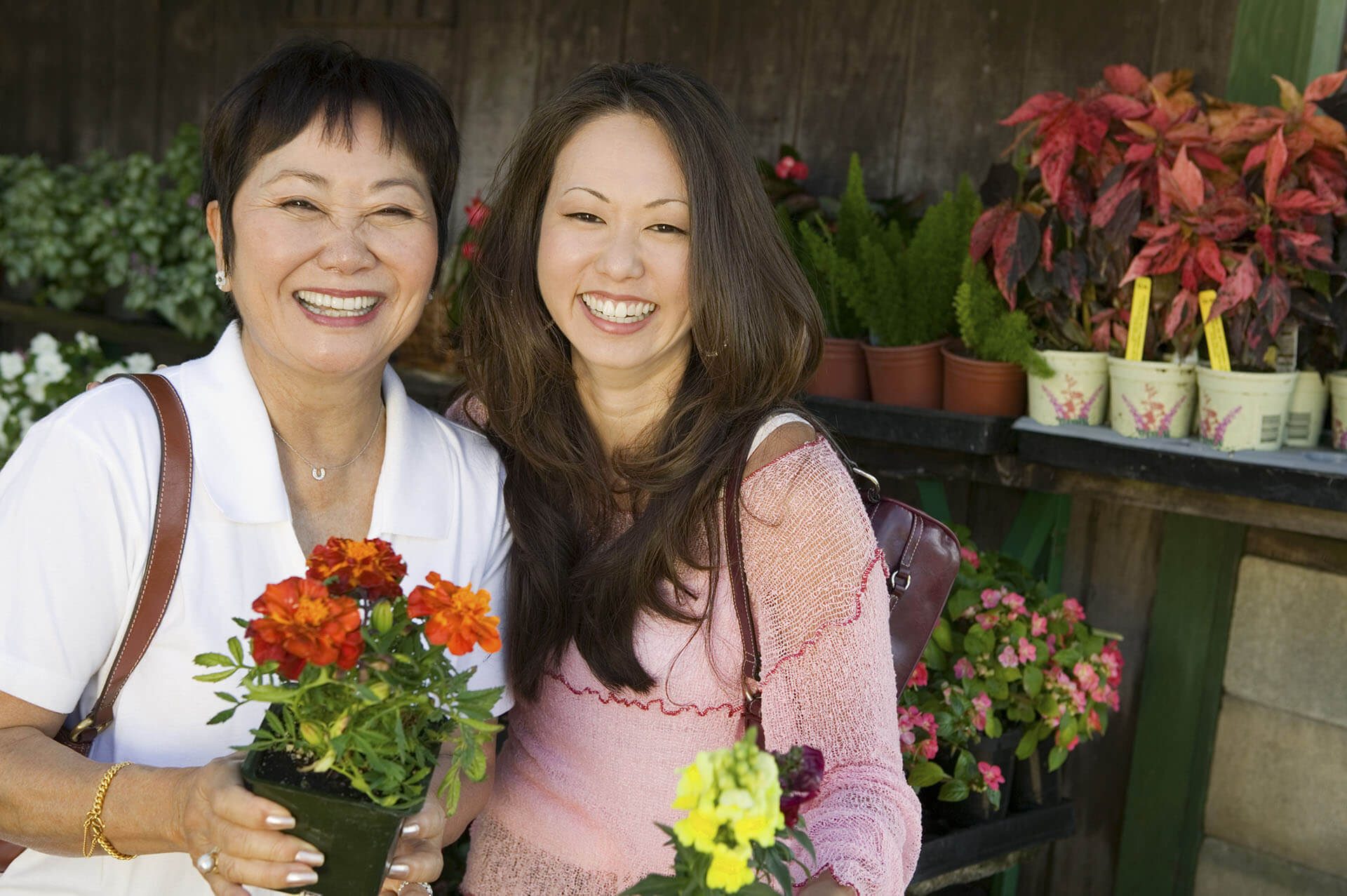 mother and daughter vendor