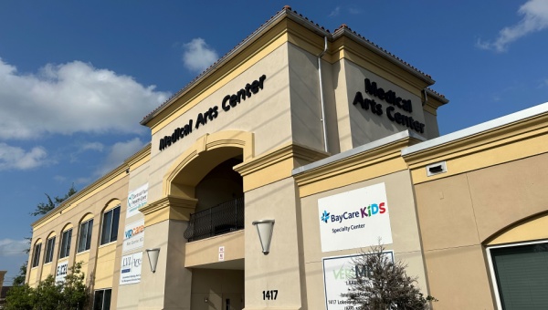 exterior view of lakeland pediatric specialty center