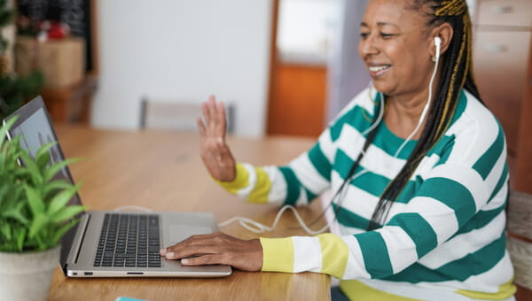 Virtual class female in her 60s